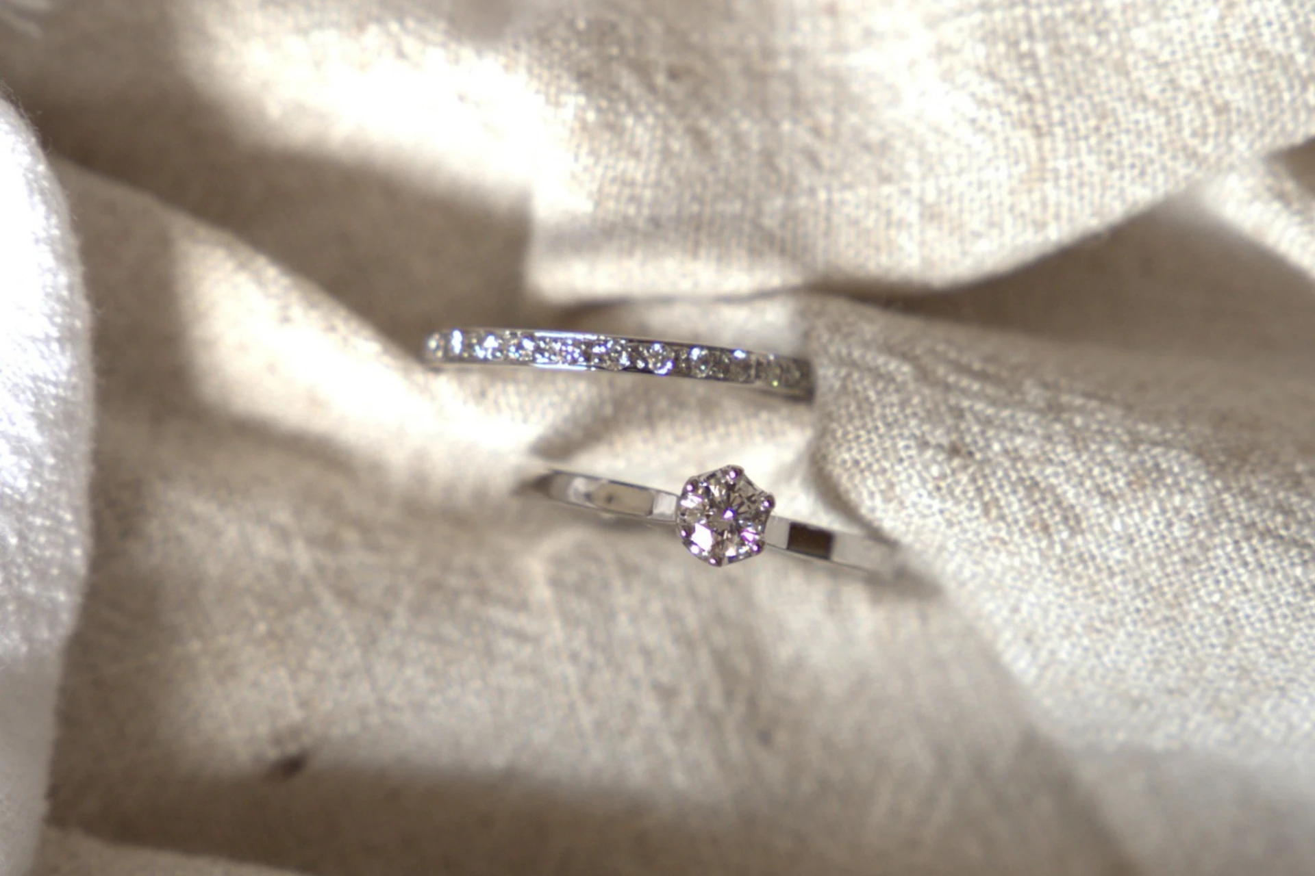 Verlobungsringe 14 Karat Palladiumweißgold, Solitaire und Memoire mit Manufaktur-Brillanten